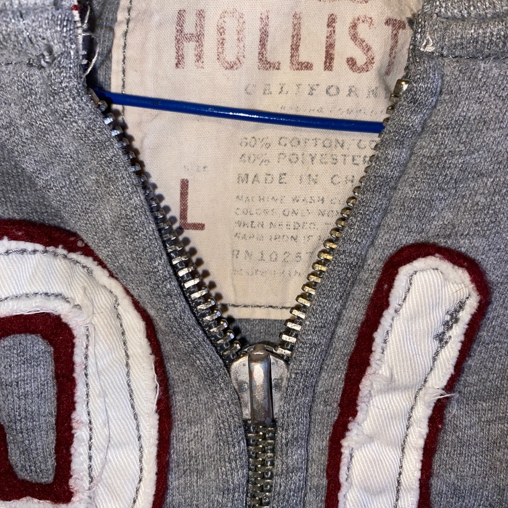 Hollister Large Zip Hoodie - Picture 3 of 4